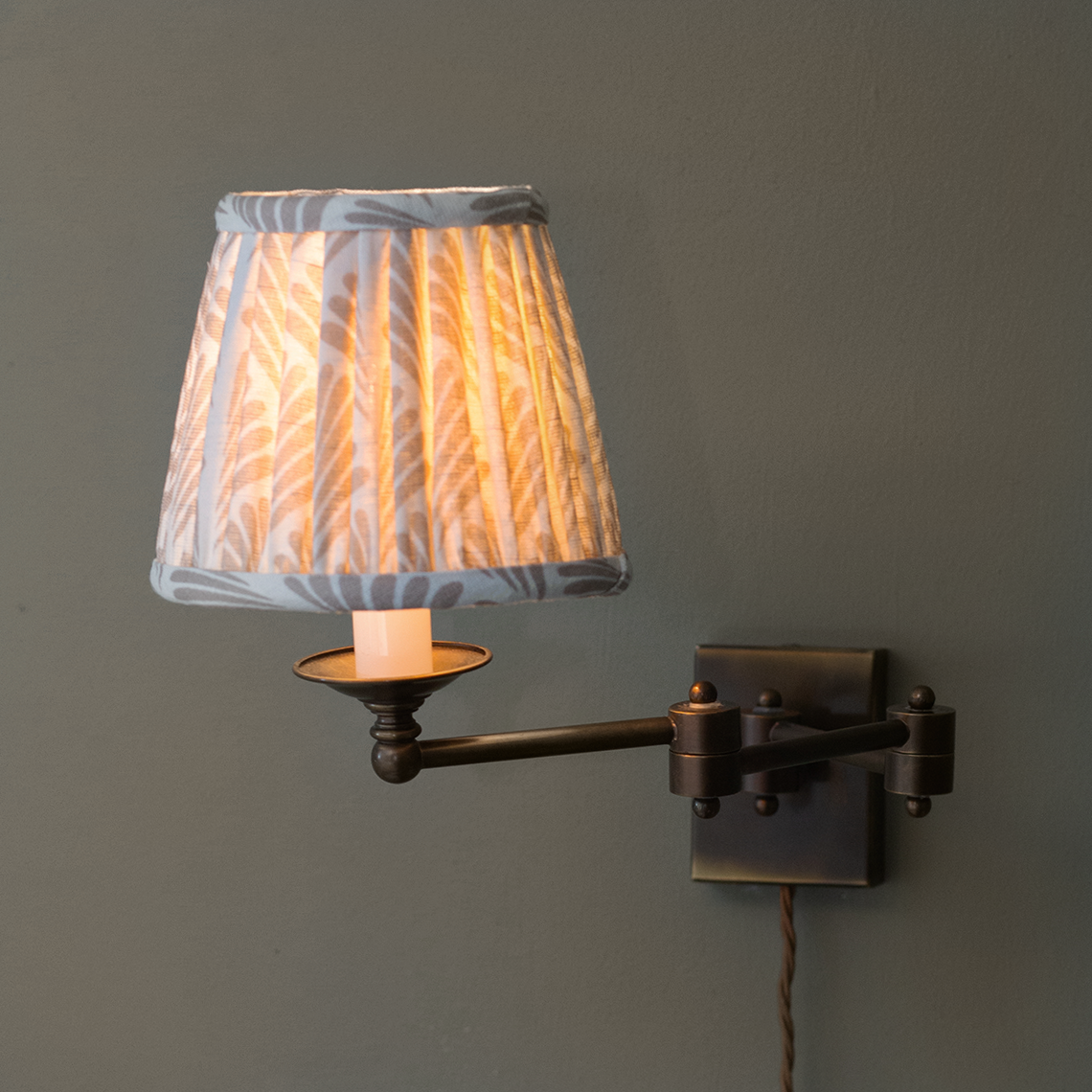 Gathered Shade - French Menu - Soft Pink